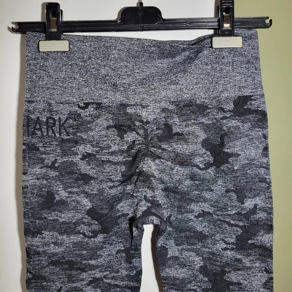❤️ 3 for $35 GYMSHARK camoflauge leggings black gray small - Picture 6 of 8